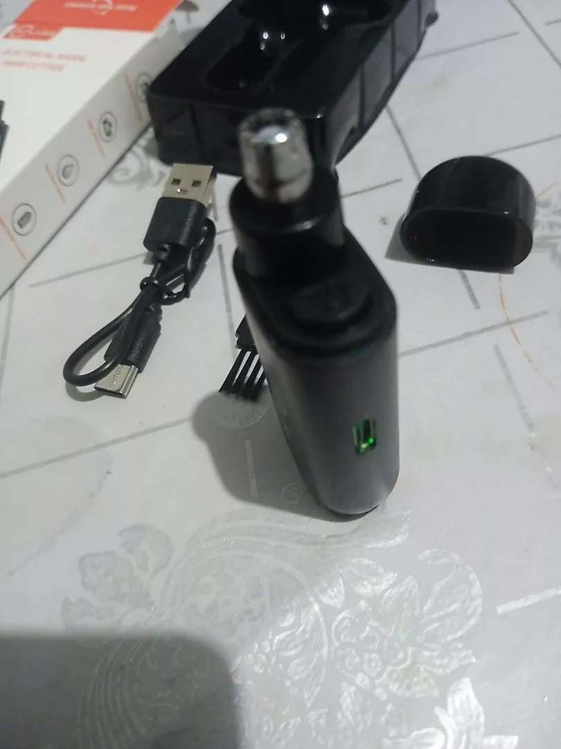 Recortador con accesorios